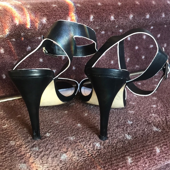 BCBG Black & White Strappy Sandal Heels - Picture 3 of 5
